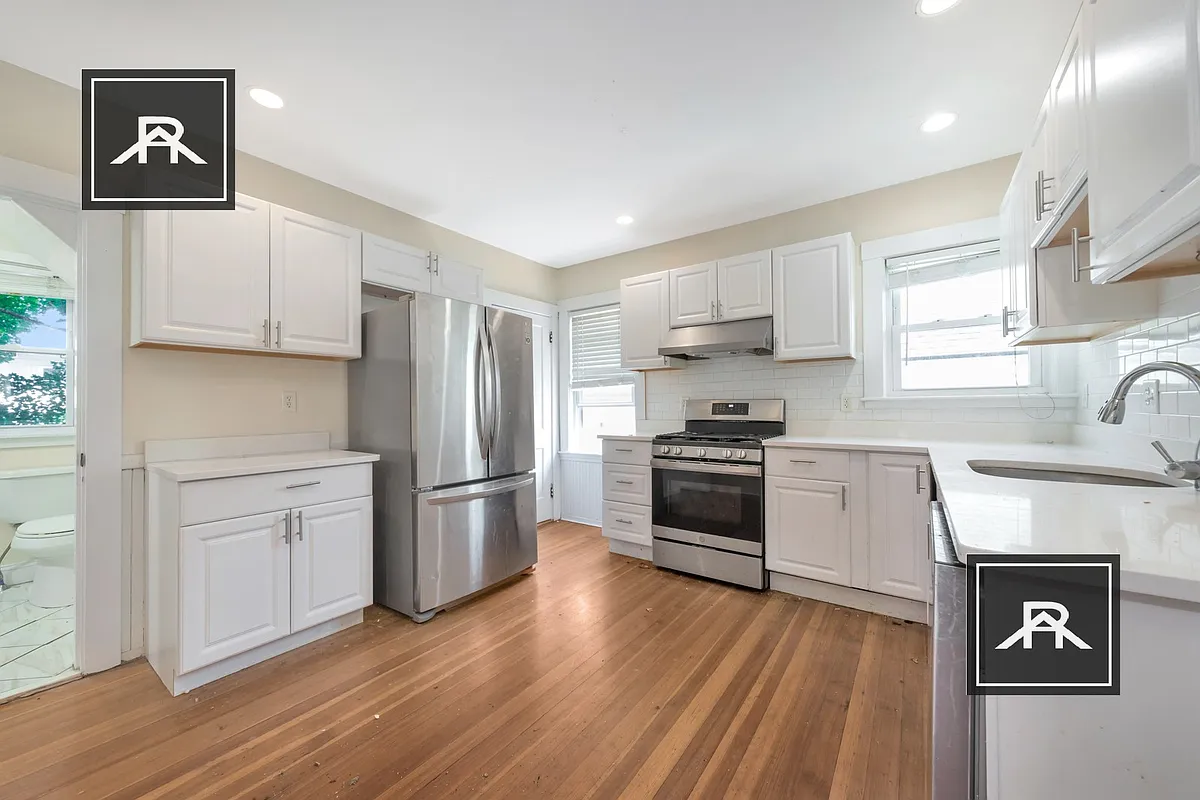 Building Photo - 33 Champney St #2