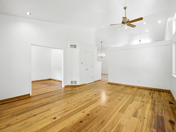 4th image of 726 Nelson Park Dr