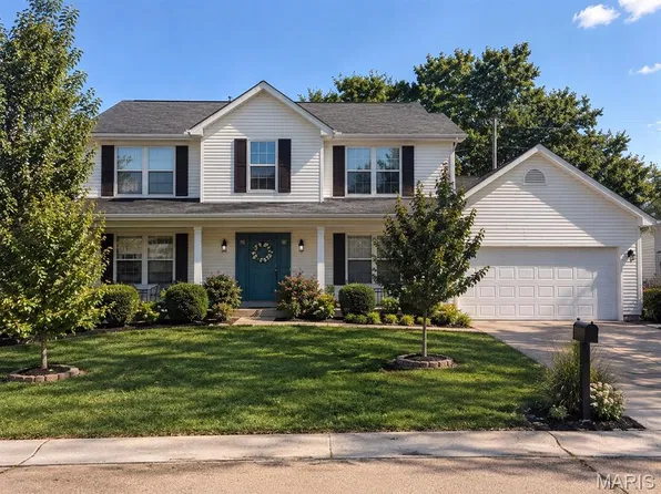 838 Emerald Place Dr, Saint Charles, MO 63304