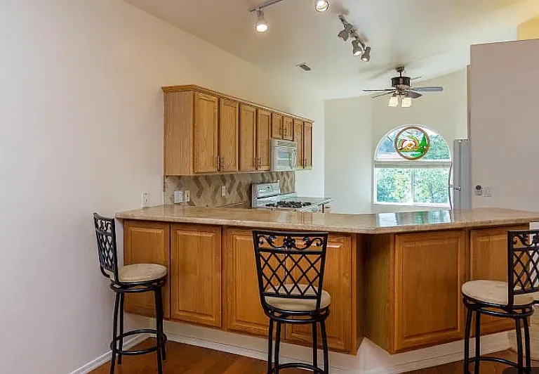 1804 Ryan Ct — Photo 4