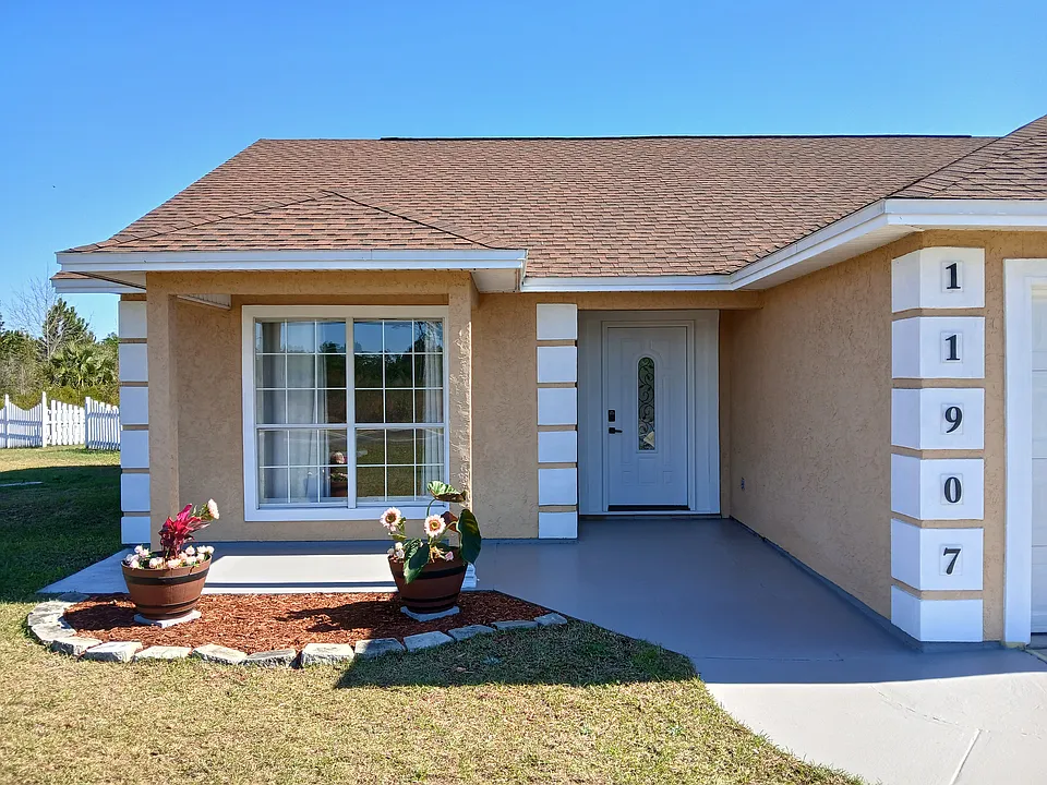 11907 Country Club Dr
