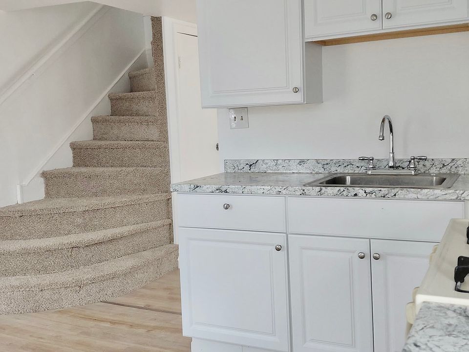 1st image of 301 Somerset St #B
