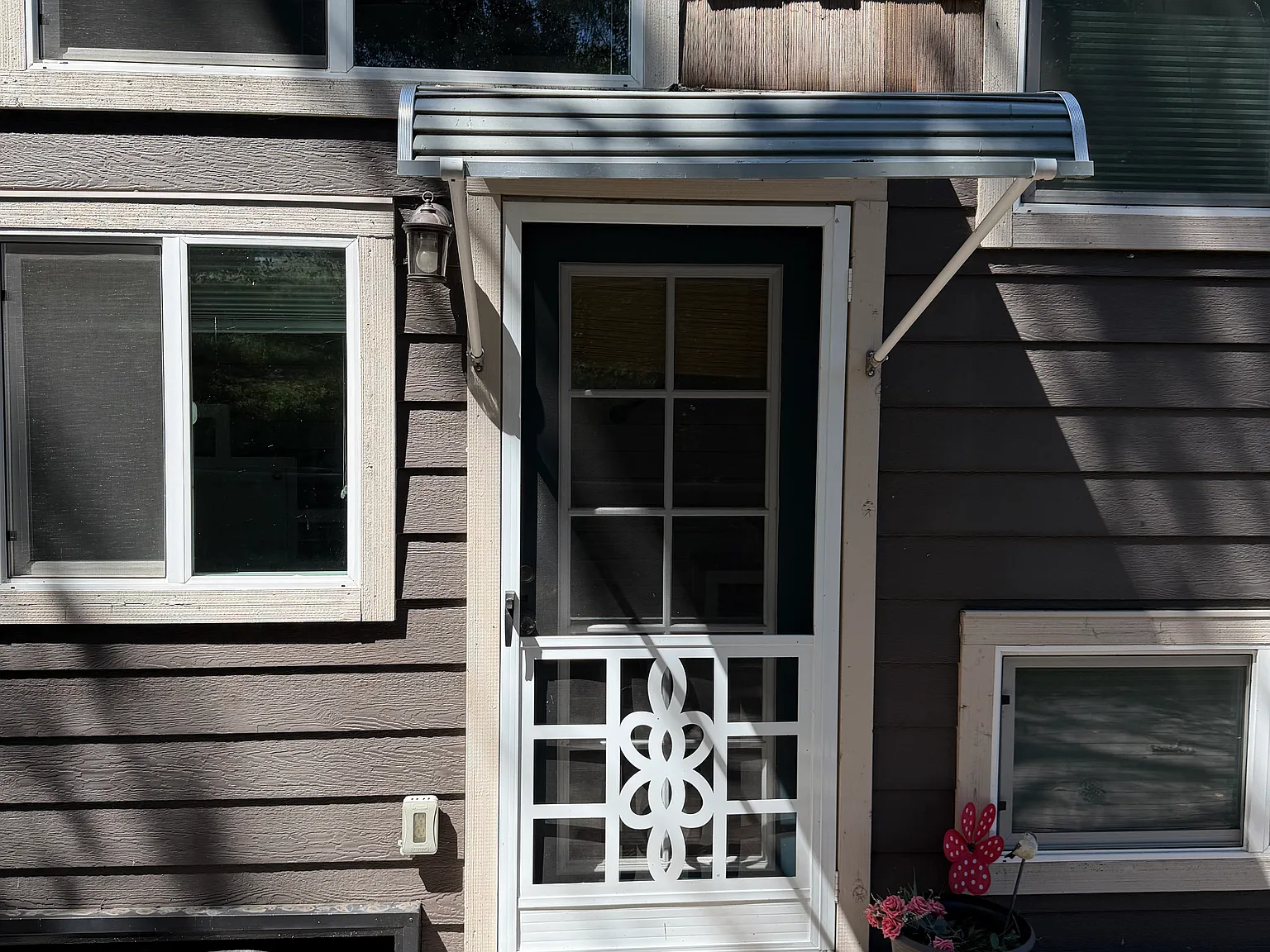 Studio, 300 sqft, $2,000 — Photo 2