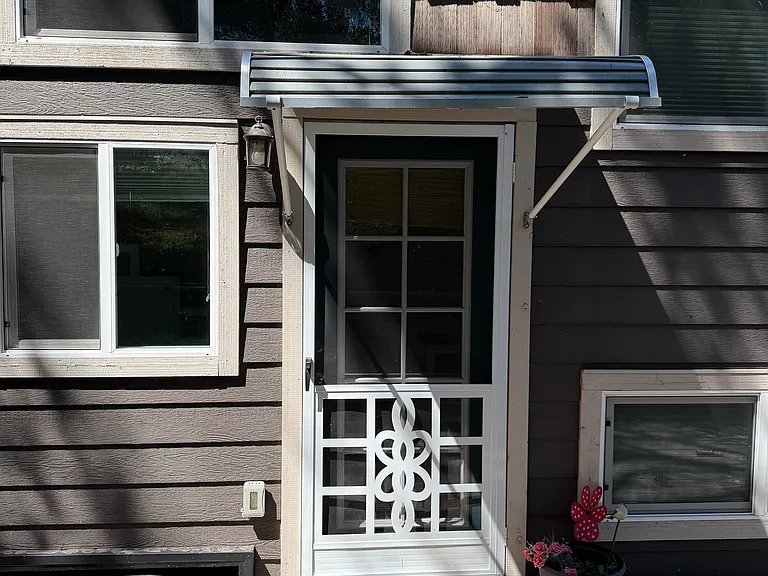9550 Glen Arbor Rd #B — Photo 2