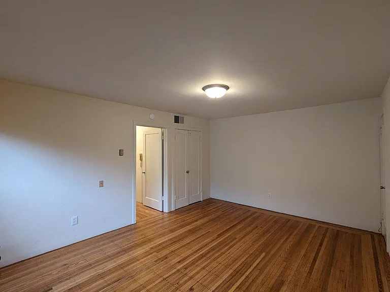 2038-2042 Hearst Avenue — Photo 11