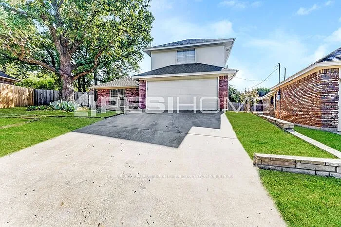 Building Photo - 5104 Conchos Trl
