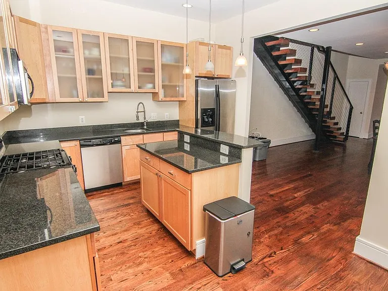 2201 E Fairmount Ave #A — Photo 5