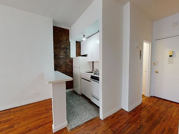 3rd image of 232 E 74th St APT 3B