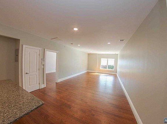 5th image of 179 Kearny Ave #D