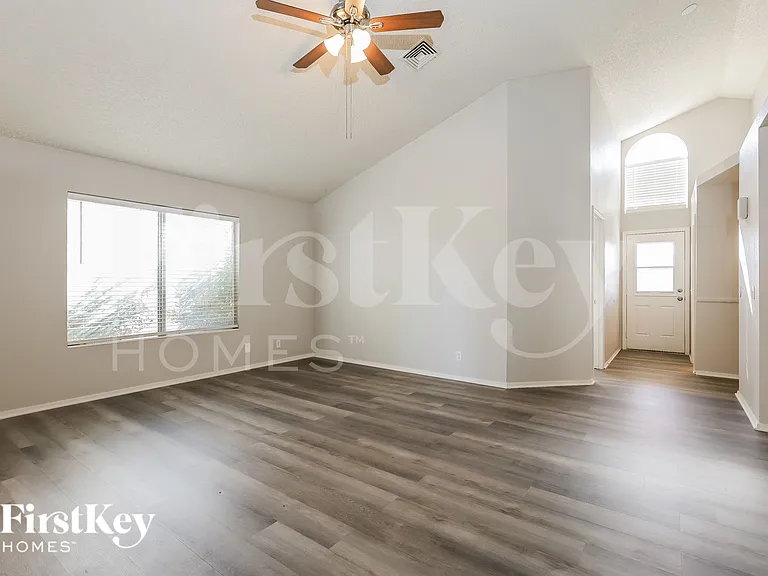 5039 W Chicago Cir S — Photo 4