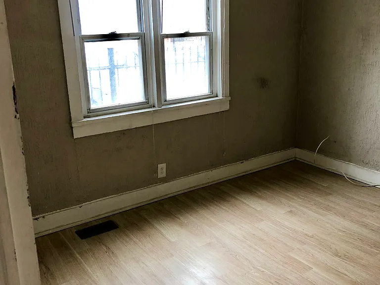 1st bedroom