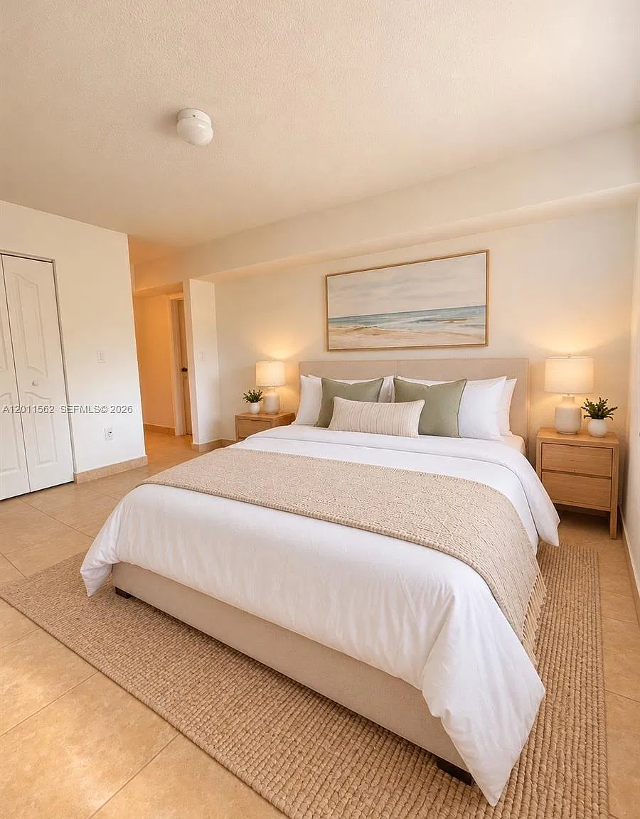 Brickell West Condo — Photo 1