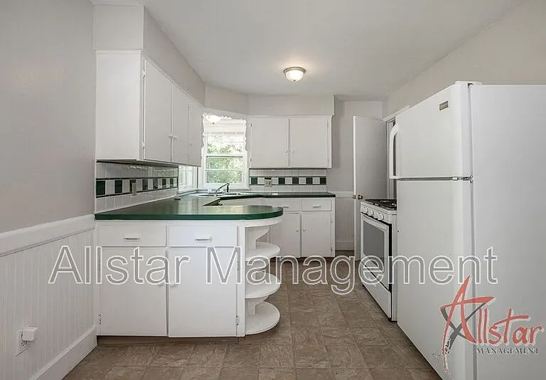 1617 Osage Ave — Photo 9
