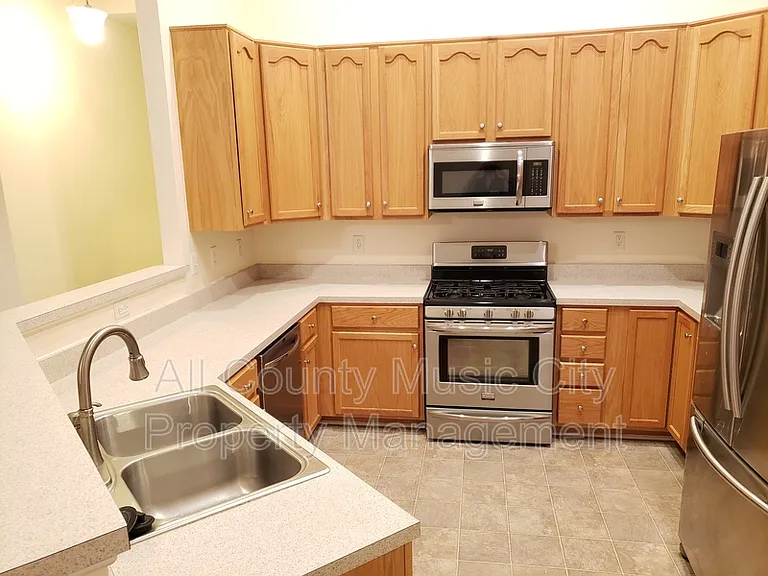 905 Weatherside Ct — Photo 10