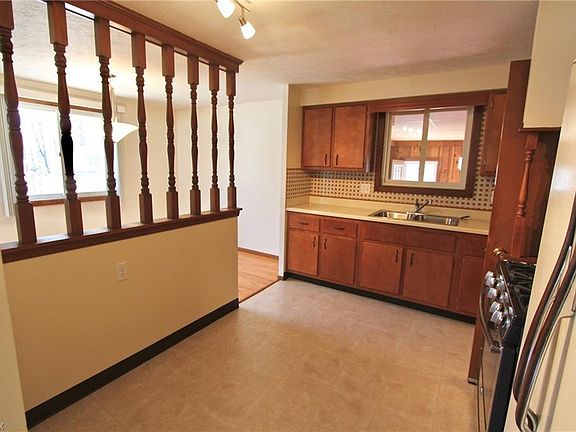 5th image of 18 Brune Dr