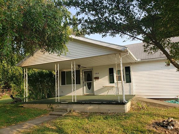 2nd image of 1212 W 10th St Lot 71
