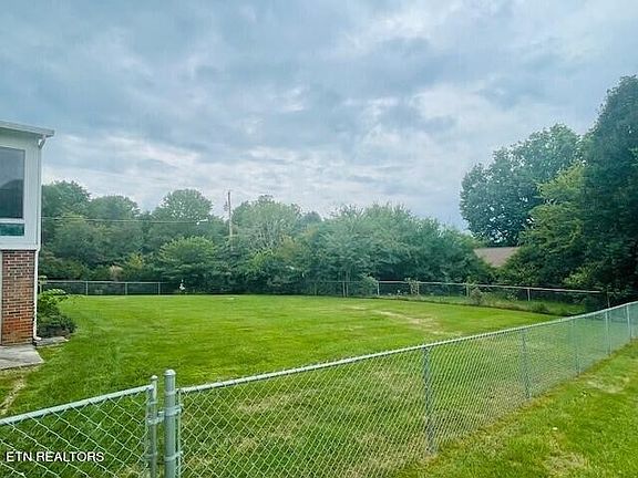 2nd image of 1230 Top Hill Rd