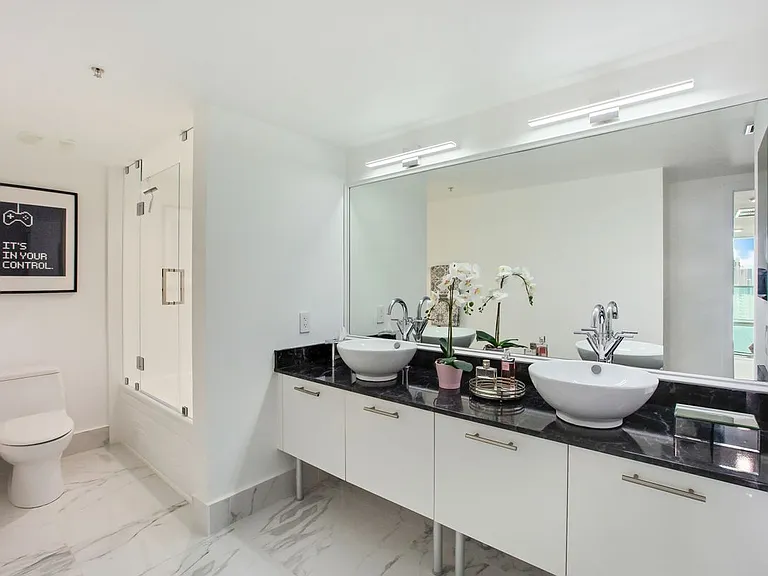41 SE 5th St #2109 — Photo 18