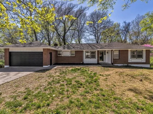 1484 Hemlock Dr, Liberty, MO 64068