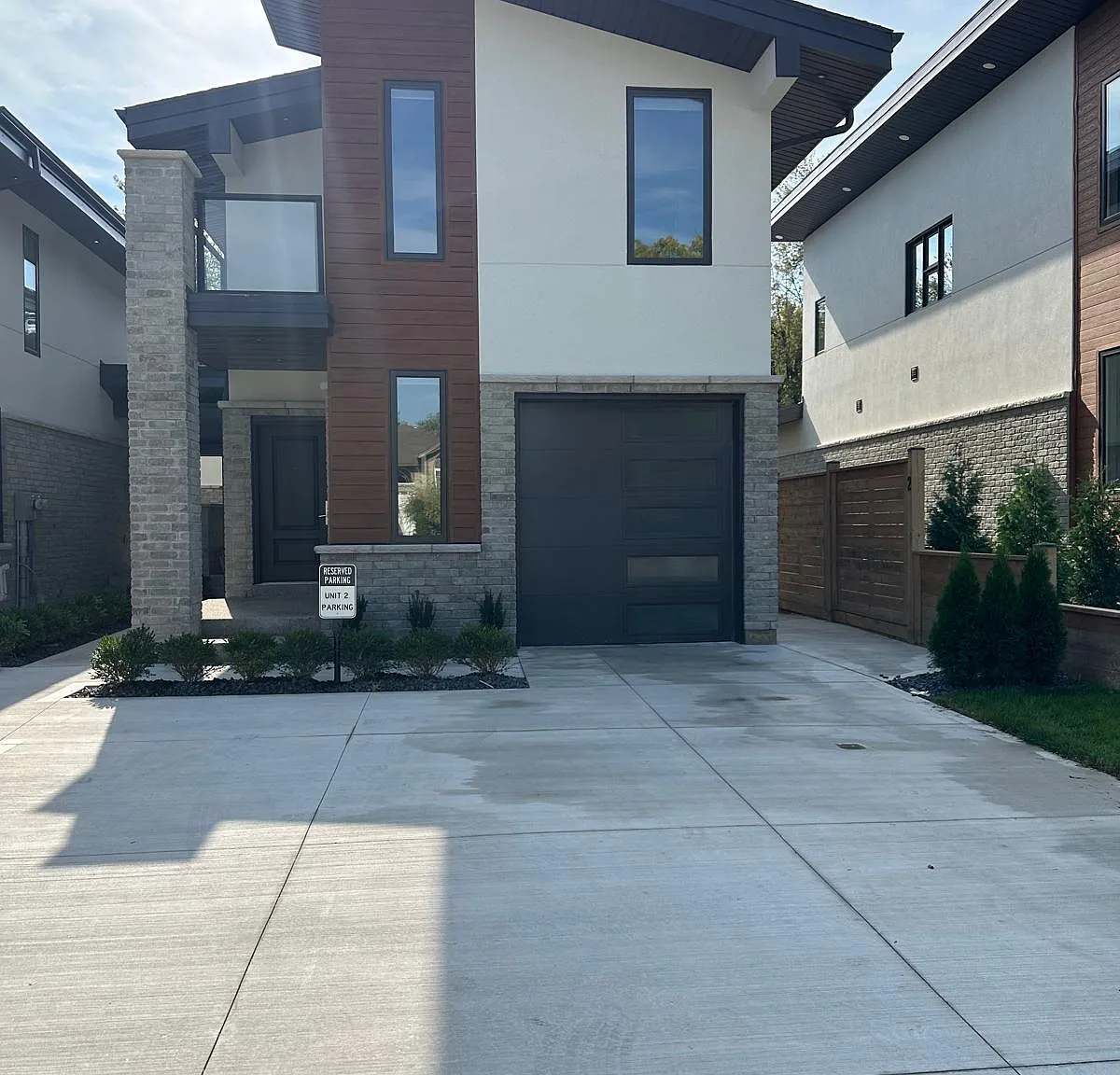 2 bed, 750 sqft, $1,950 — Photo 1