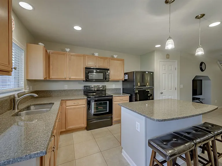 159 Crete Ct — Photo 5