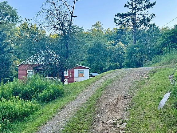 2nd image of 9760 Leivasy Rd
