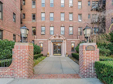 7814 Austin St Forest Hills NY | Zillow