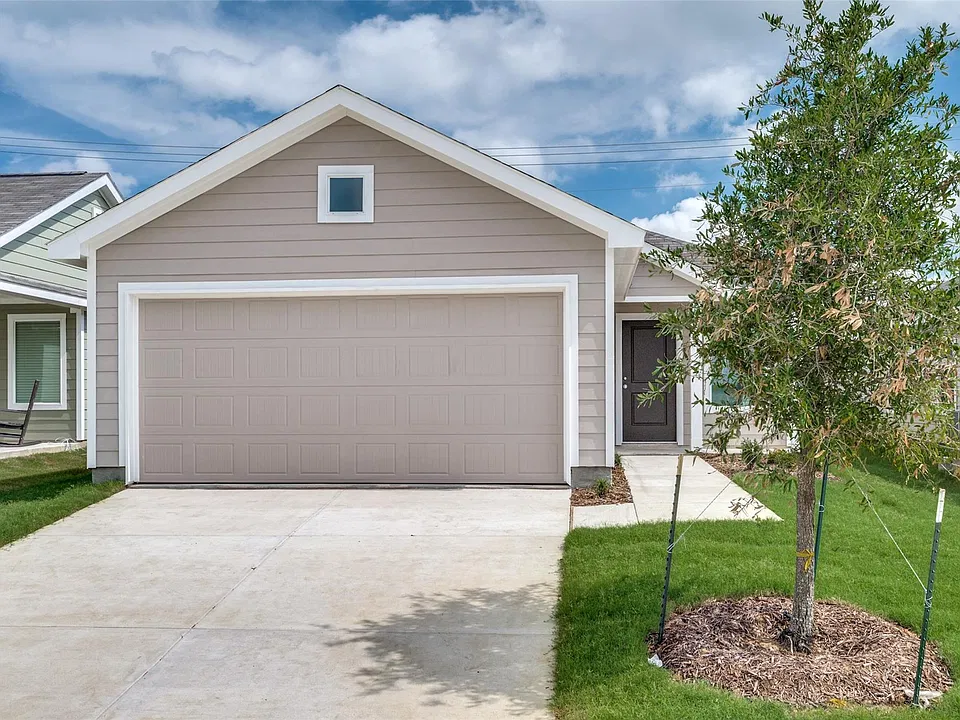 3700 Bluebird Ln