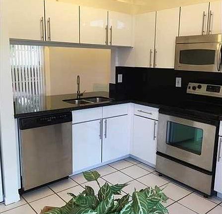 5th image of 915 Garnet Cir