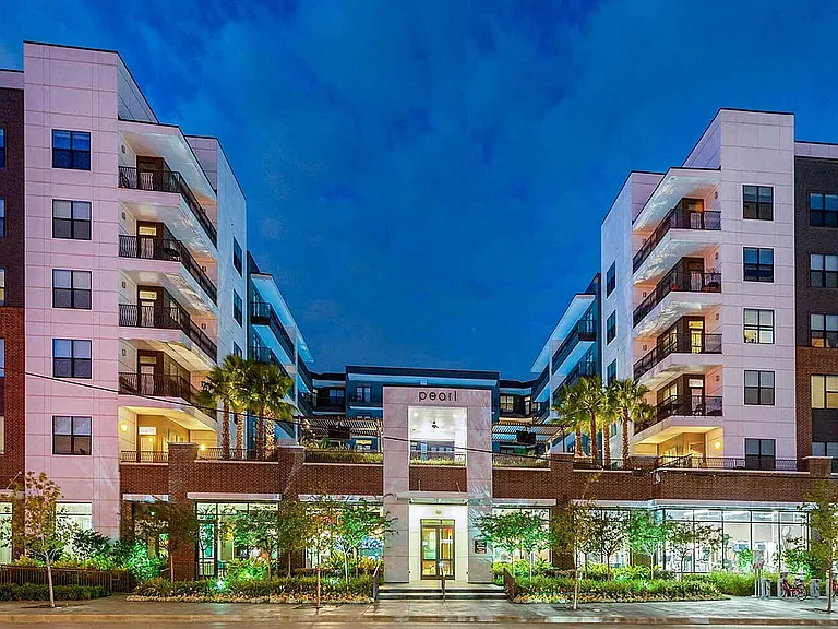 PearlWashington_ext_evening_facade-3