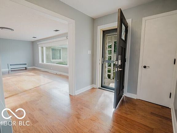 2nd image of 1158 Woodlawn Dr