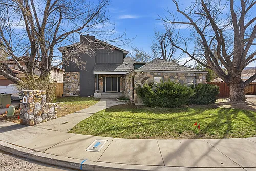 2220 Trentham Way Photo 1