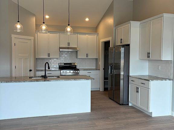 5th image of N9246 Homestead Ln