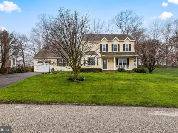 5 N Shaffer Dr, New Freedom, PA 17349