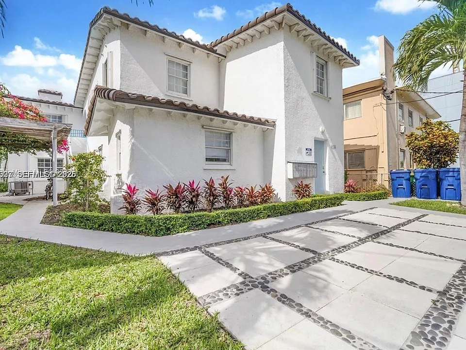6966 Byron Ave #203