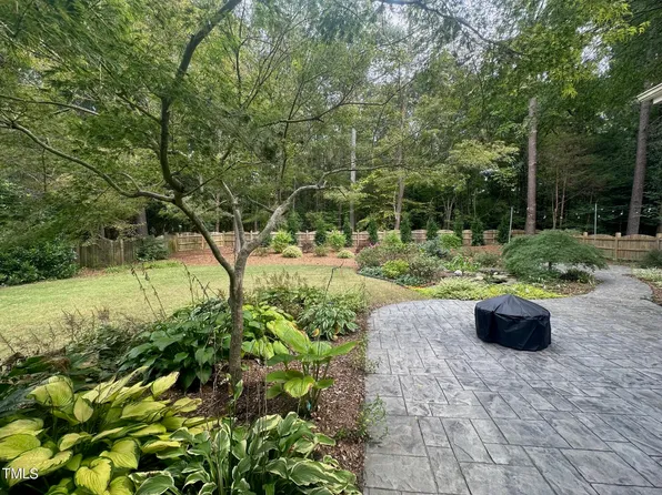 133 Grantwood Dr, Holly Springs, NC 27540