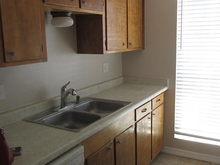 2933 Wedgewood Dr — Photo 7