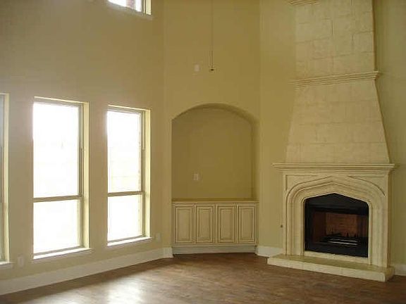 4th image of 15155 Camden Ln