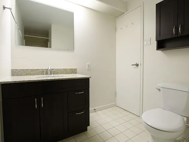 556 Laurier Ave W #1607 — Photo 13