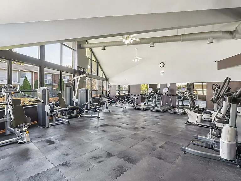 30-web-or-mls-Kennedy Dr-0611-909