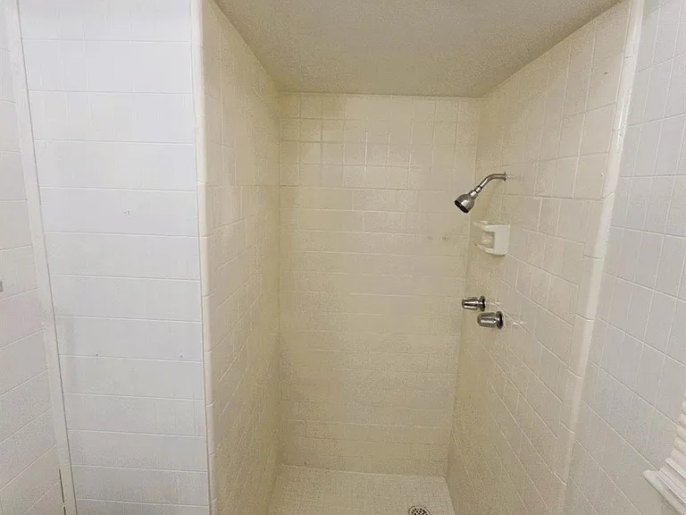 4203 Wuthering Heights Dr — Photo 24