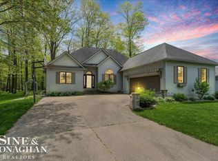 903 Joanwood Dr, Marysville, MI 48040