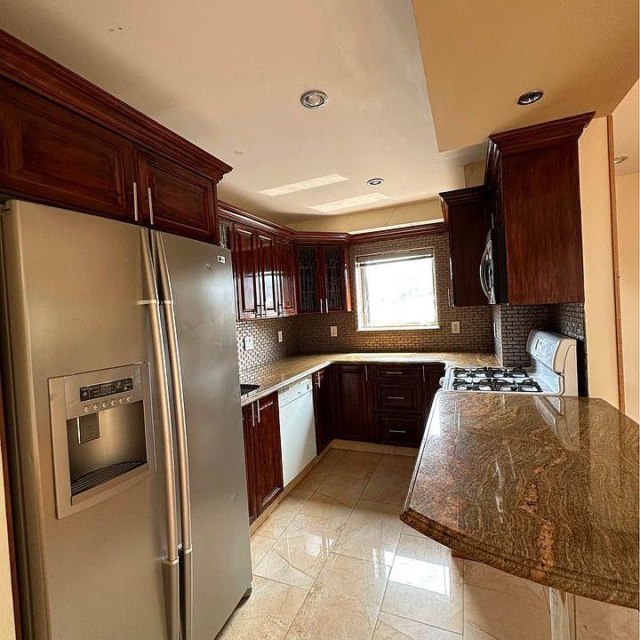 1st image of 140 Bay 50th St #2