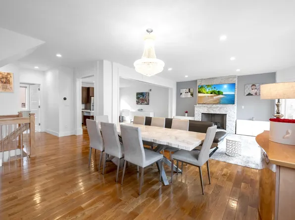 807 Edgewood Lane image 7 of 37