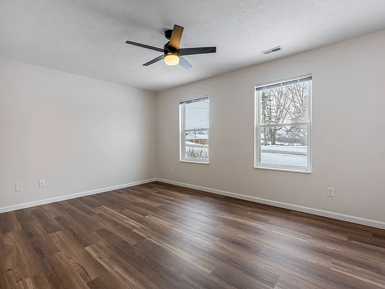 1013 Virginia Ave — Photo 20