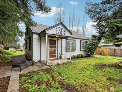1309 S 208th Street, Des Moines, WA, 98198