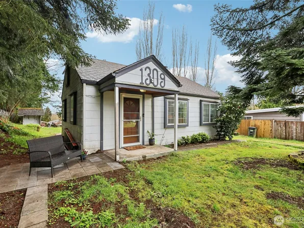 1309 S 208th Street, Des Moines, WA 98198
