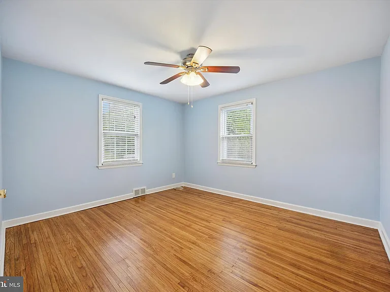 116 Walnut Hill Ln — Photo 8