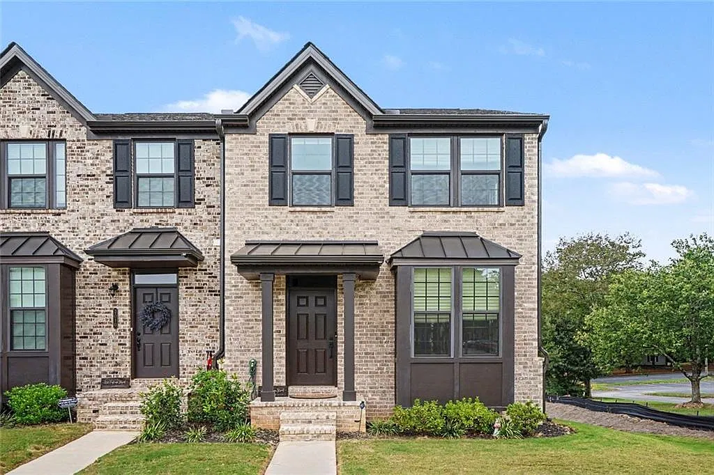 3 bed, 4.0 bath, 1600 sqft, $2,300 — Photo 1