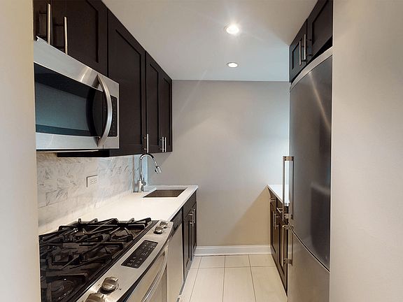 3rd image of 80 N Moore St #8018J